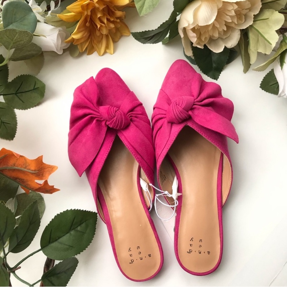 A New Day Bow Slip On Mules Size 6.5